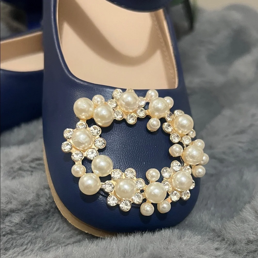 Coutgo Toddler Dress Shoes with Pearl Accents NIB retail $40 - Picture 3 of 7